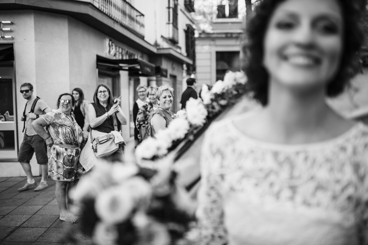 JUAN LUIS MORILLA. BODA EN SEVILLA. WEDDING IN SEVILLE. AYUNTAMIENTO DE SEVILLA. RIO GRANDE EN CALLE BETIS. TRIANA.