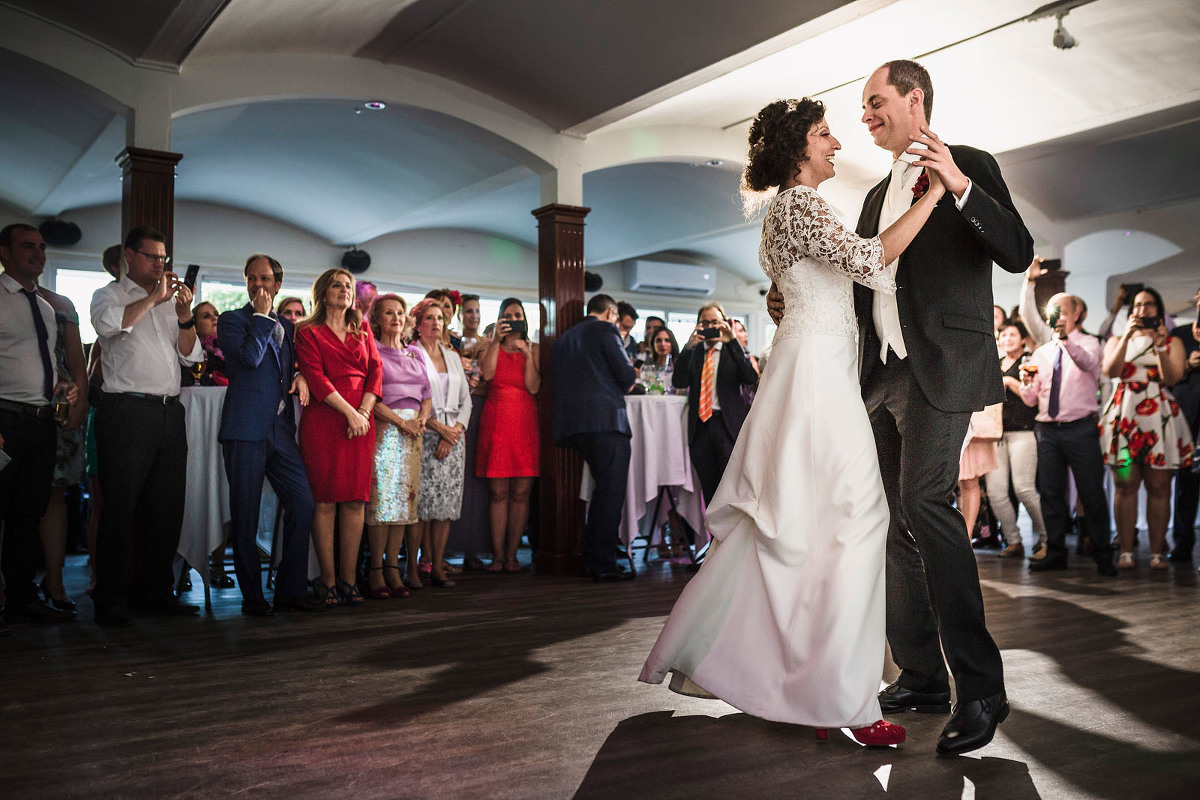 JUAN LUIS MORILLA. BODA EN SEVILLA. WEDDING IN SEVILLE. AYUNTAMIENTO DE SEVILLA. RIO GRANDE EN CALLE BETIS. TRIANA.