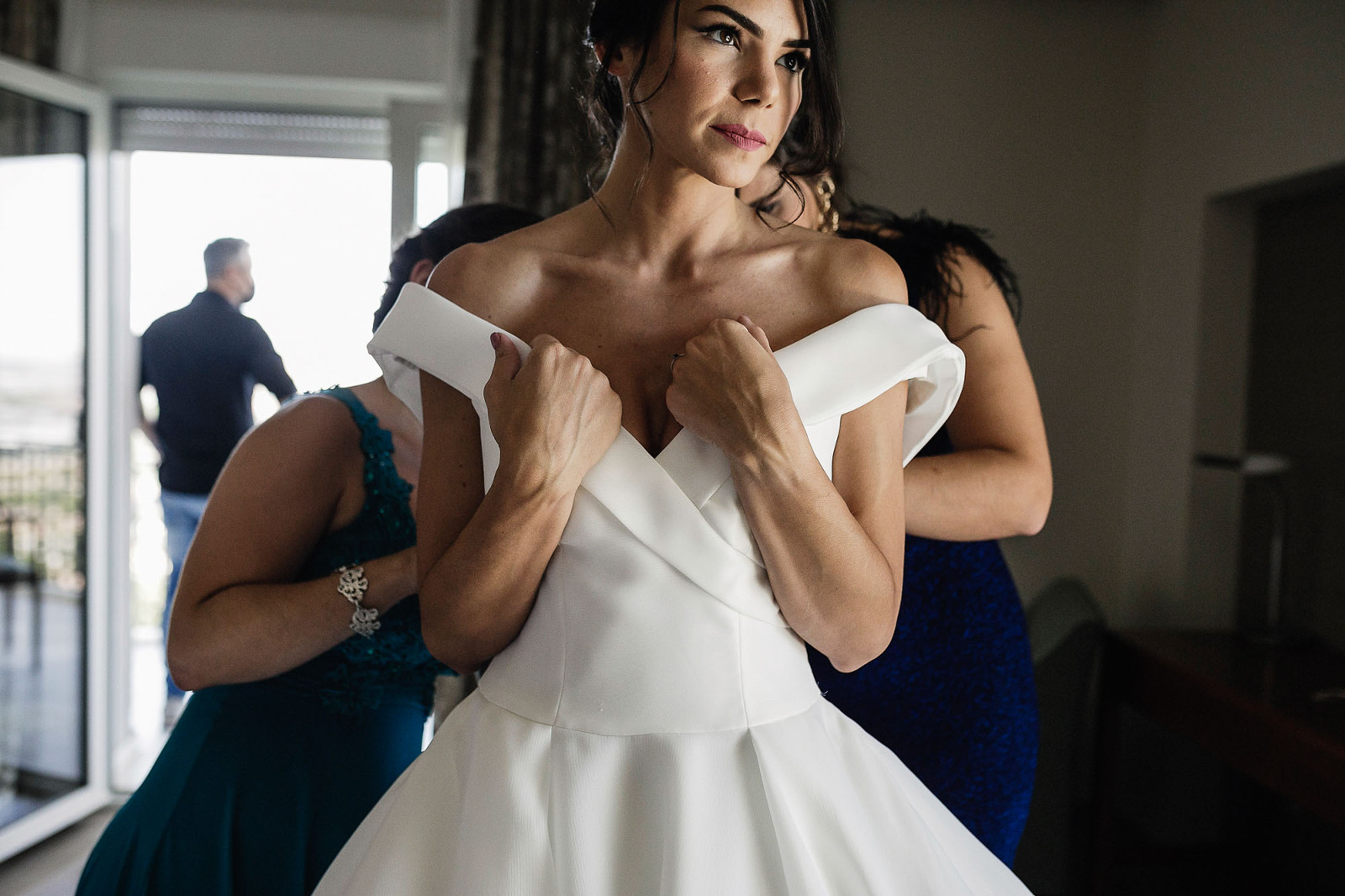 Fotografia de boda en Córdoba. Iglesia de San Juan y Todos los Santos (La Trinidad). Cortijo La Vieja Cigarra, Almodovar del Rio. Juan Luis Morilla. Wedding photography.